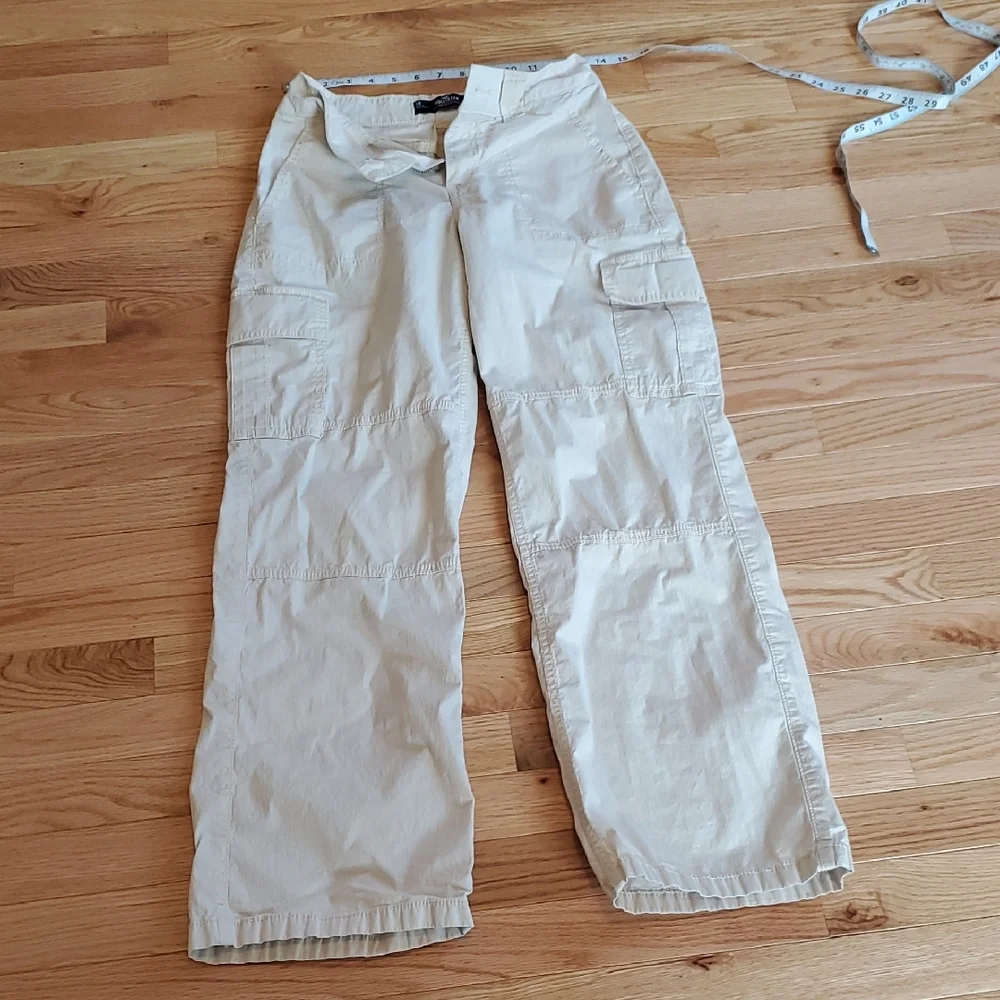Hollister Cream High-Rise Baggy Pants - Picture 2 of 7